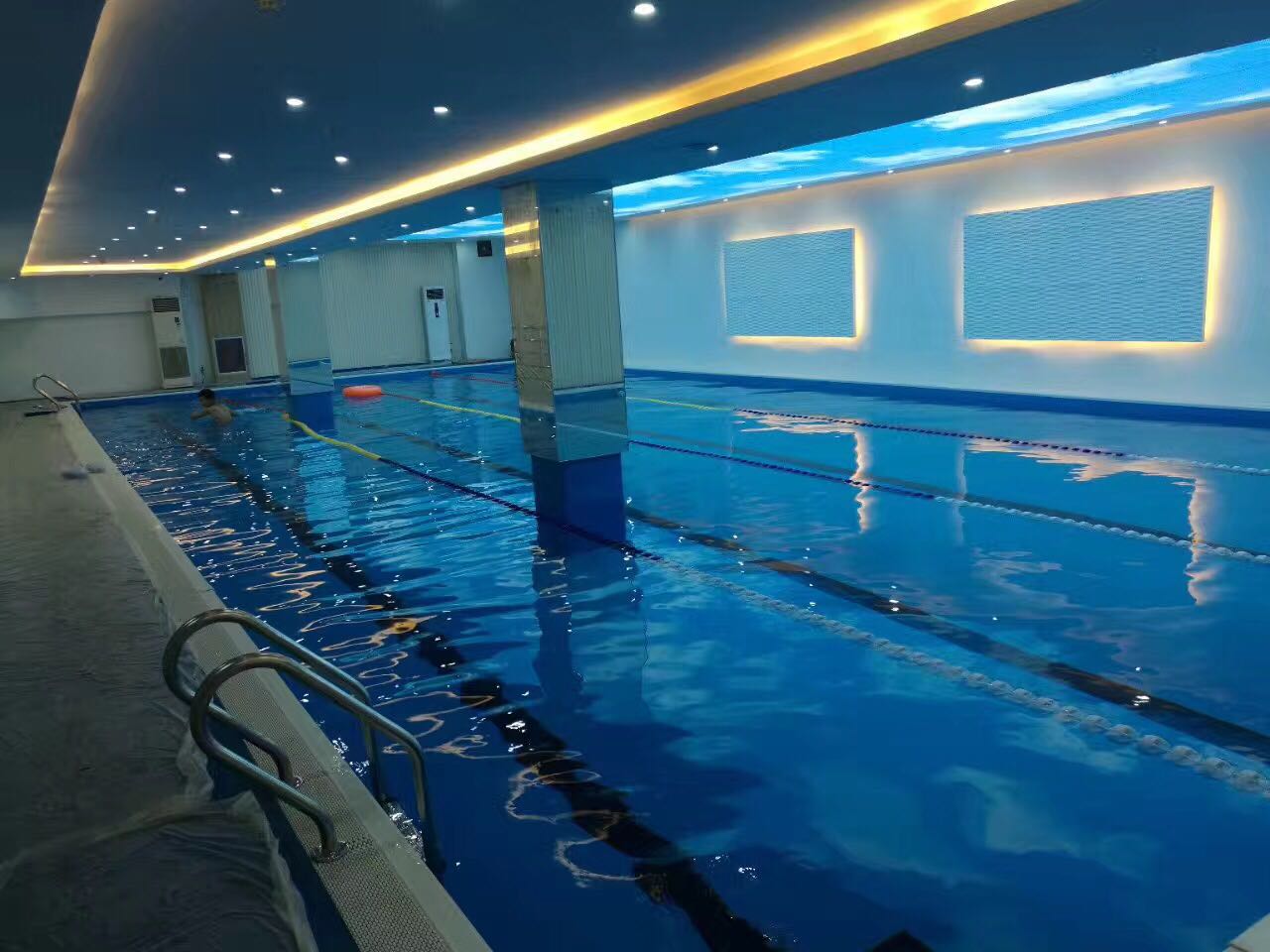 2017年6月郑州游泳健身 健身房泳池
