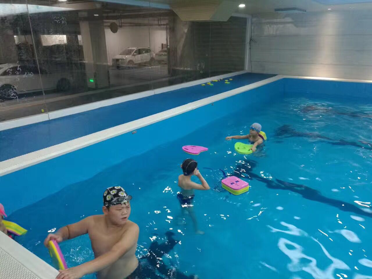 2017年6月郑州健身房泳池