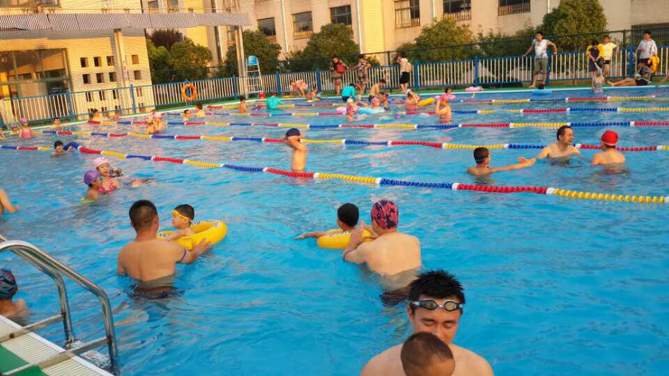 2014年6月宜兴桃溪小学游泳馆 游泳池，遮阳蓬